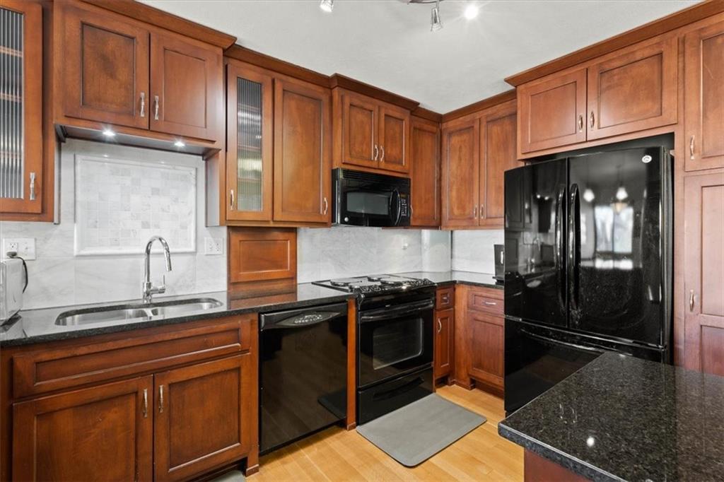 803 W 48th Street 601