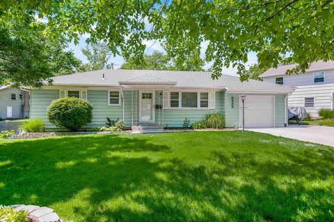 Photo of 6930 Benson Street, Merriam, KS 66204 (MLS # 2619569)