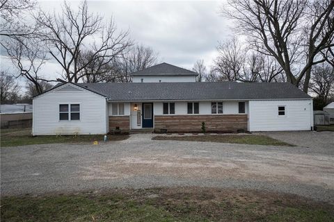 18 SW County Rd BB Highway, Warrensburg, MO 64093 - #: 2605288