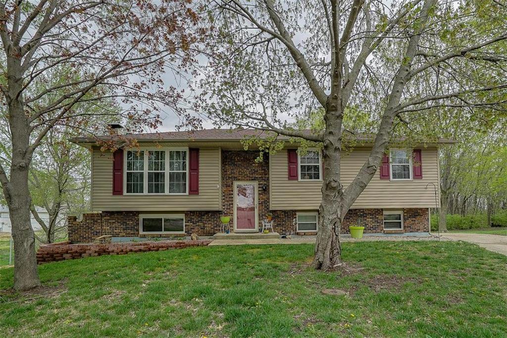 Photo 1 of 41 — 17318 E 6th Terrace Court, Independence, MO 64056