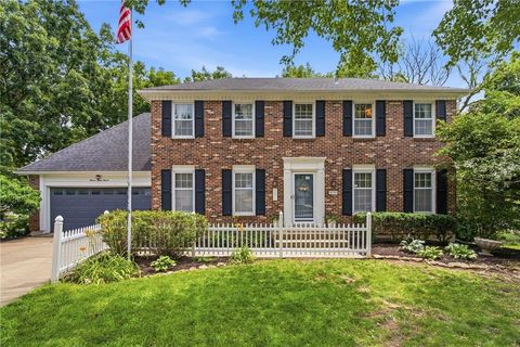 Photo of 11711 W 100th Terrace, Overland Park, KS 66214 (MLS # 2627141)