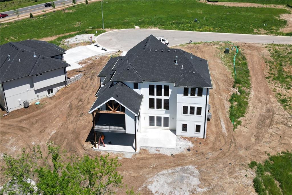 2508 NE Woodland Oak Circle