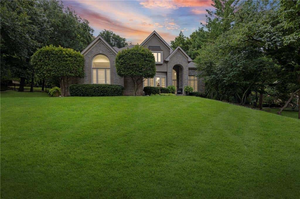 Photo of 1567 Oakwood Lane, Liberty, MO 64068 (MLS # 2634727)