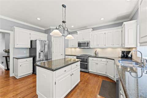 Tiny photo for 1567 Oakwood Lane, Liberty, MO 64068 (MLS # 2634727)