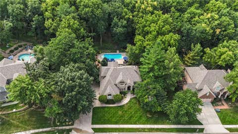 Tiny photo for 1567 Oakwood Lane, Liberty, MO 64068 (MLS # 2634727)