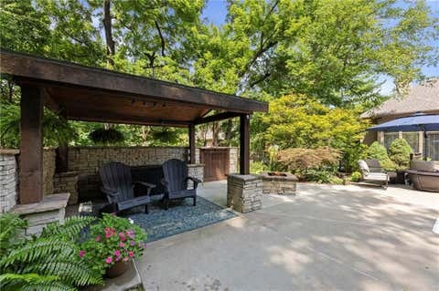Tiny photo for 1567 Oakwood Lane, Liberty, MO 64068 (MLS # 2634727)