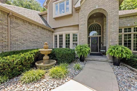 Tiny photo for 1567 Oakwood Lane, Liberty, MO 64068 (MLS # 2634727)