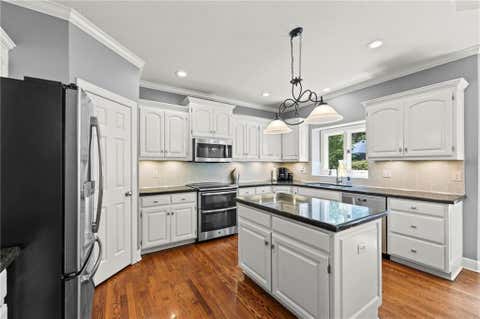 Tiny photo for 1567 Oakwood Lane, Liberty, MO 64068 (MLS # 2634727)