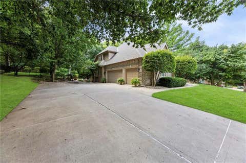 Tiny photo for 1567 Oakwood Lane, Liberty, MO 64068 (MLS # 2634727)