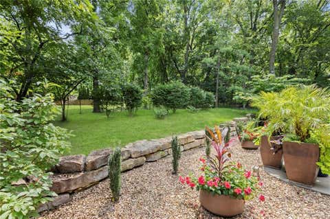 Tiny photo for 1567 Oakwood Lane, Liberty, MO 64068 (MLS # 2634727)