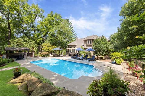 Tiny photo for 1567 Oakwood Lane, Liberty, MO 64068 (MLS # 2634727)