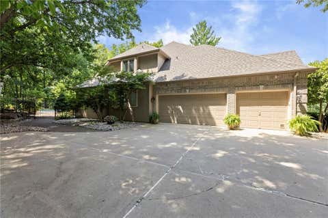 Tiny photo for 1567 Oakwood Lane, Liberty, MO 64068 (MLS # 2634727)