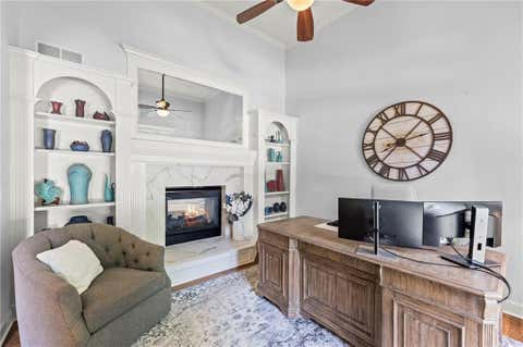 Tiny photo for 1567 Oakwood Lane, Liberty, MO 64068 (MLS # 2634727)