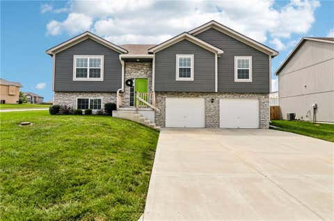 Photo of 1701 NW Hilltop Court, Grain Valley, MO 64029 (MLS # 2636769)
