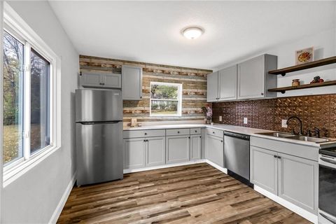 8111 Park Avenue, Kansas City, MO 64132 - MLS#: 2586790