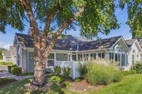 Photo of 7104 Hedge Lane Terrace, Shawnee, KS 66227 (MLS # 2637248)