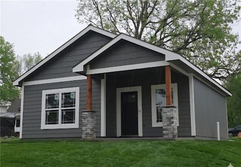 Photo of 311 E Massasoit Street, Ottawa, KS 66067 (MLS # 2615768)