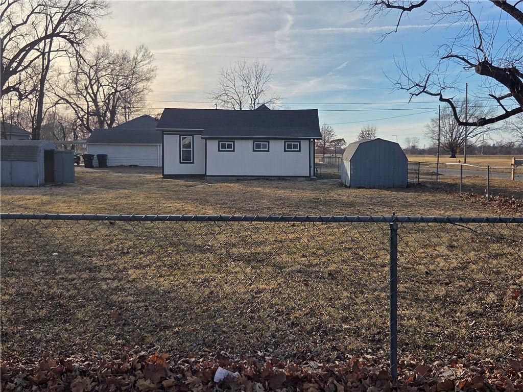 647 NE Grattan Street