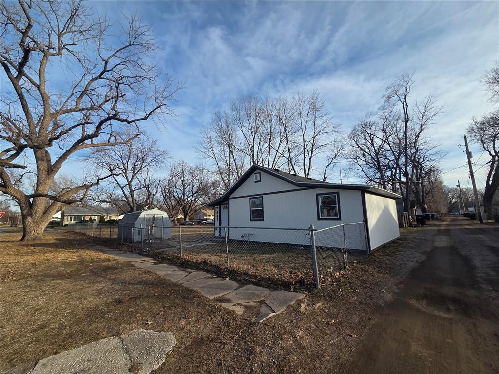 647 NE Grattan Street