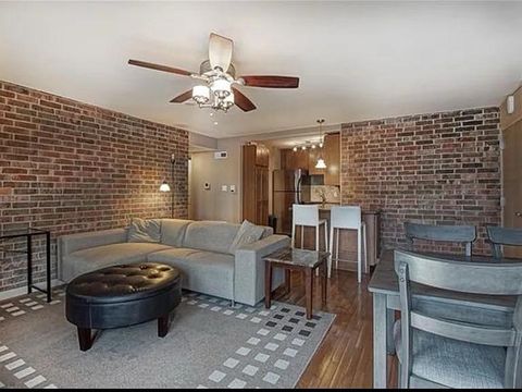 Photo of 2933 Baltimore Avenue #203, Kansas City, MO 64108 (MLS # 2578578)