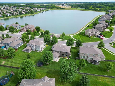 Photo of 104 SW Shores Drive, Lees Summit, MO 64064 (MLS # 2627932)