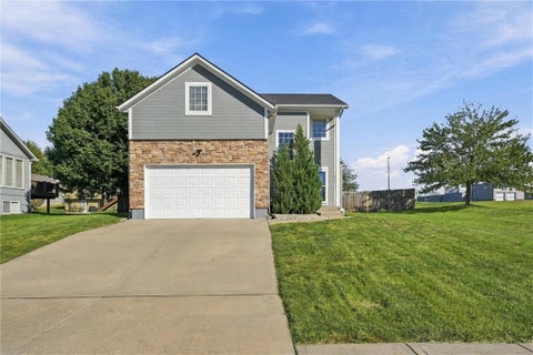 Photo of 16917 Cross Creek Drive, Belton, MO 64012 (MLS # 2645970)