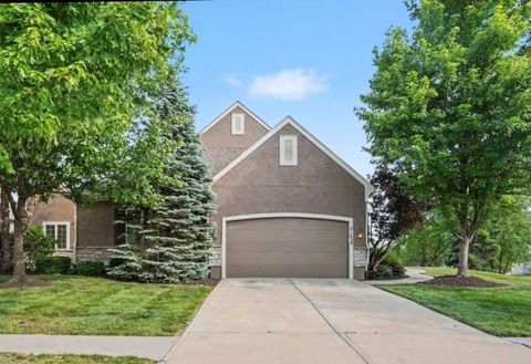 Photo of 21459 W 116th Street, Olathe, KS 66061 (MLS # 2620753)