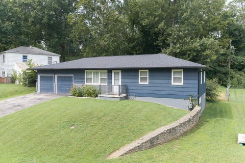 Photo of 2926 N 64th Terrace, Kansas City, KS 66104 (MLS # 2637211)