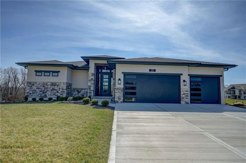 579 South Shore Drive Lake Winnebago MO 64034