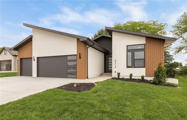 4214 NW 77TH TER, KANSAS CITY, MO 64151 - Image 528cbc5bb44fa2dbfdaa69ef6e4bc02d/526657475