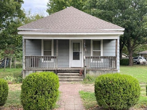 Photo of 712 W 1st Street, Pittsburg, KS 66762 (MLS # 2644160)