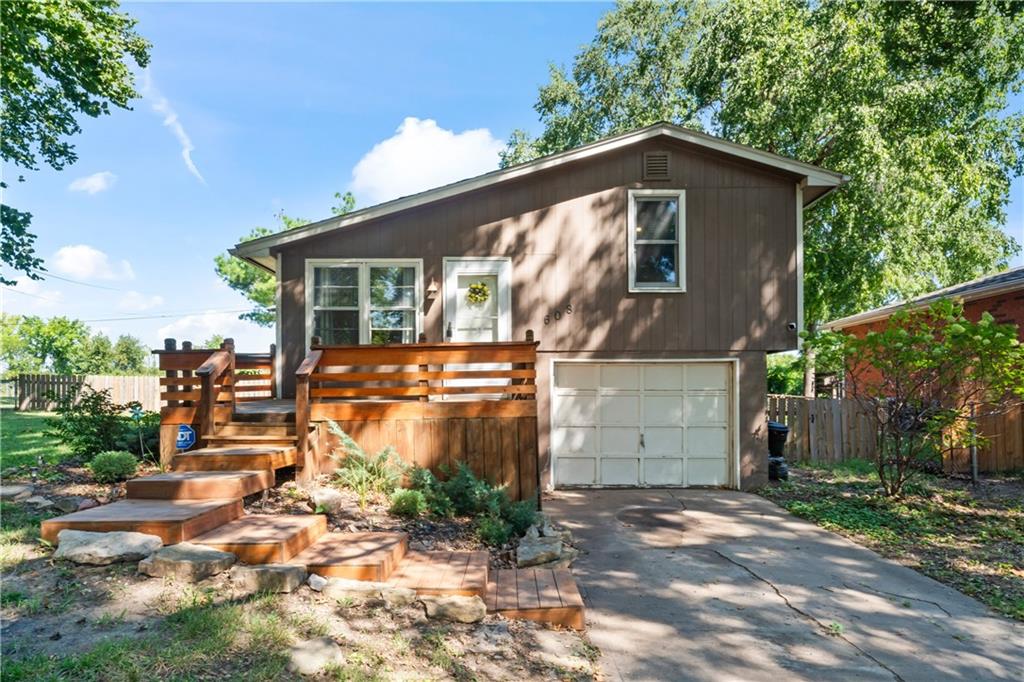 View Kansas City, MO 64155 house
