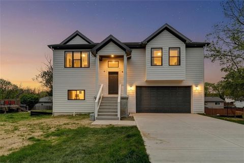 Photo of 622 N 62nd Street, Kansas City, KS 66102 (MLS # 2611856)