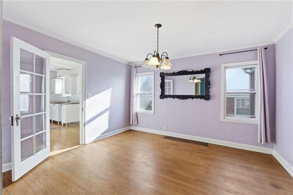 Photo of 1174 E 77TH Street, Kansas City, MO 64131 (MLS # 2608304)