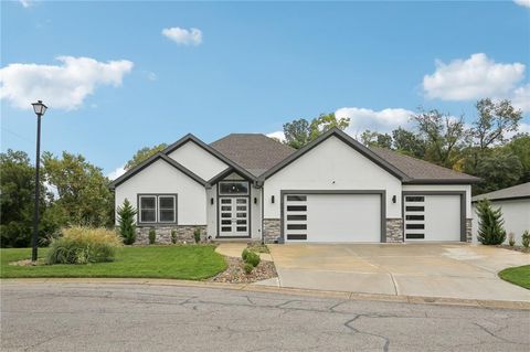 Photo of 5443 N 101 Terrace, Kansas City, KS 66109 (MLS # 2584195) Photo of 5443 N 101 Terrace, Kansas City, KS 66109 (MLS # 2584195)