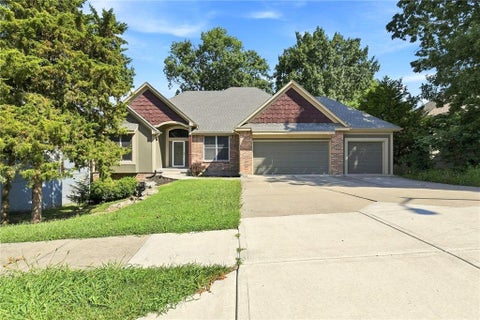 Photo of 14314 E 97th Terrace, Kansas City, MO 64139 (MLS # 2638788)