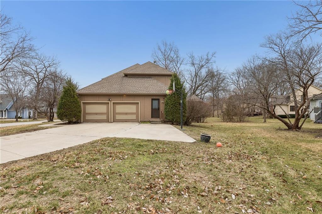 132 The Woodlands Drive