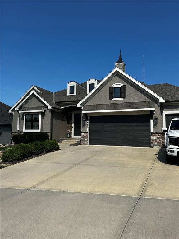 2033 NE Bluestone Drive