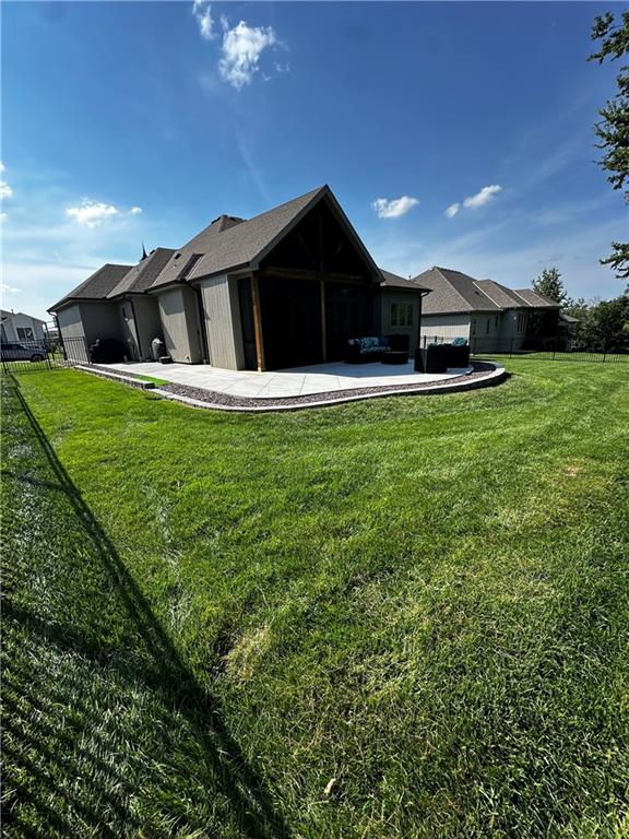 2033 NE Bluestone Drive
