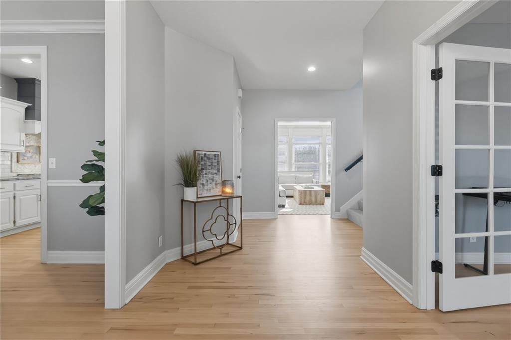5827 MANOR Lane