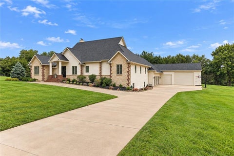 Photo of 17877 Bond Avenue, Overland Park, KS 66221 (MLS # 2644786)