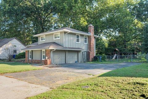 Photo of 320 S Walker Street, Olathe, KS 66061 (MLS # 2581506)
