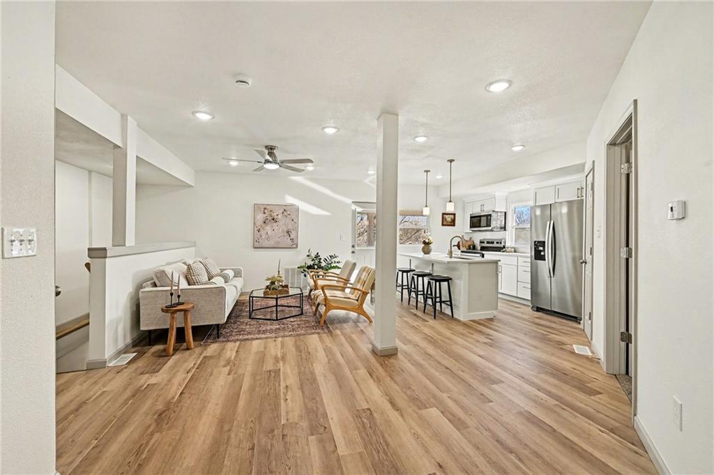 6221 N Wheeling Avenue