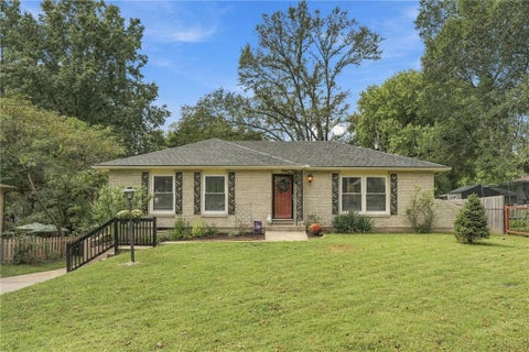 Photo of 2112 N 75th Terrace, Kansas City, KS 66109 (MLS # 2644391)