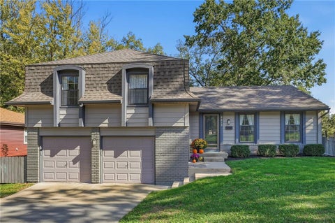 Photo of 8819 HADLEY Street, Overland Park, KS 66212 (MLS # 2648489)