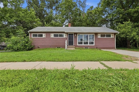 Photo of 7900 Longview Road, Kansas City, MO 64134 (MLS # 2627958)