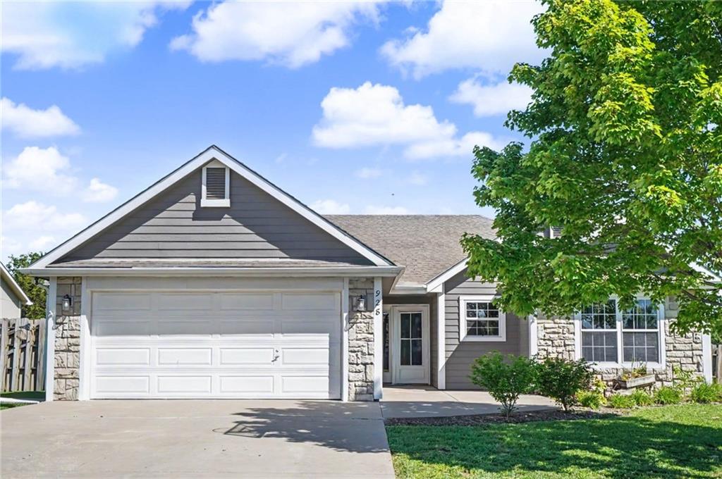 928 Bluestem Drive
