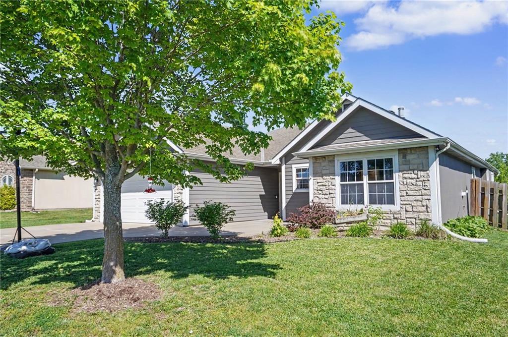 928 Bluestem Drive