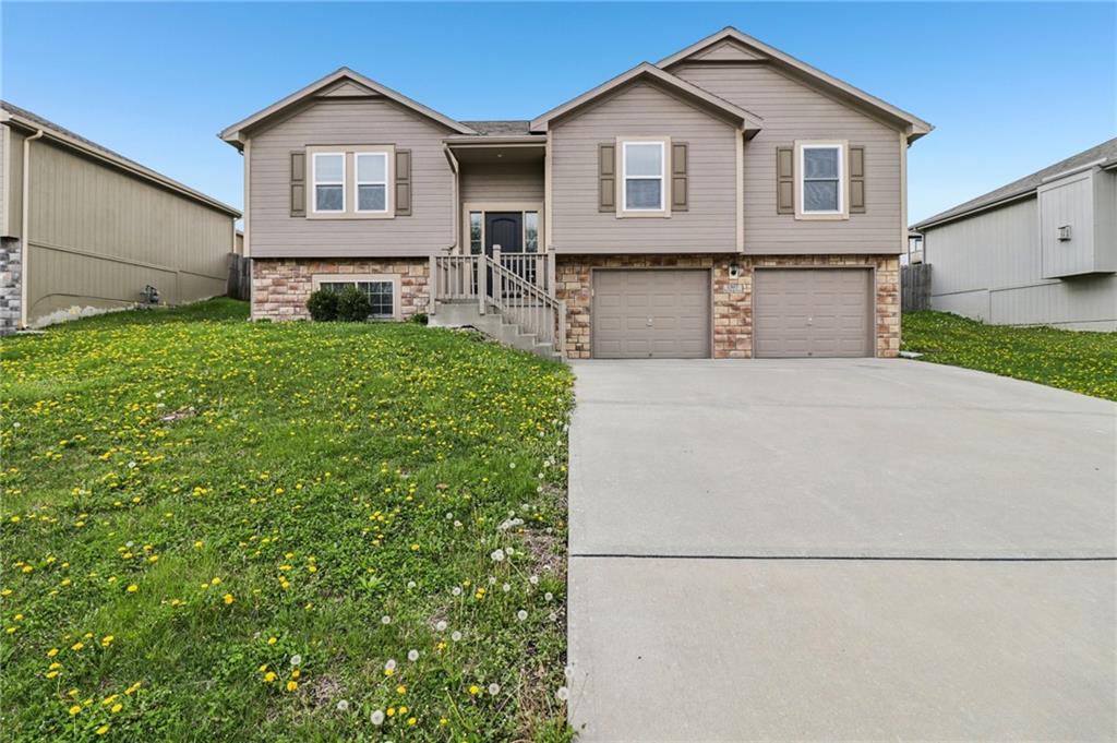 1307 NW Hilltop Lane