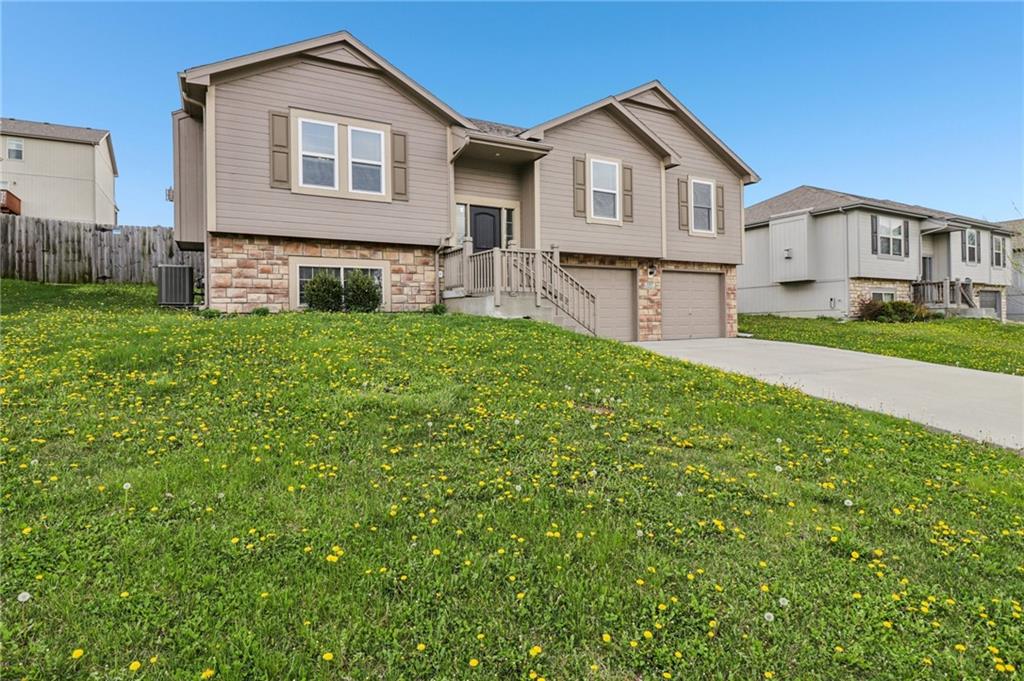 1307 NW Hilltop Lane